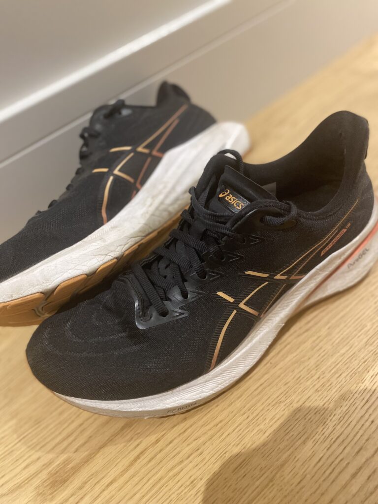 ASICS GT-2000 13 Review: Daily Wear Test from the Shop Floor to the Lunchtime Run